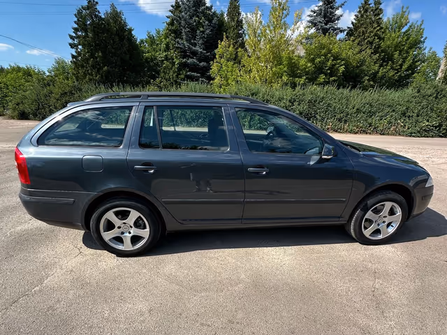 Skoda Octavia - фото 3