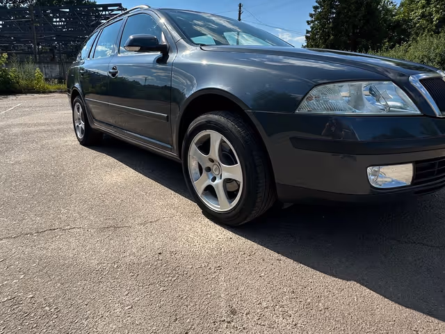 Skoda Octavia - фото 2