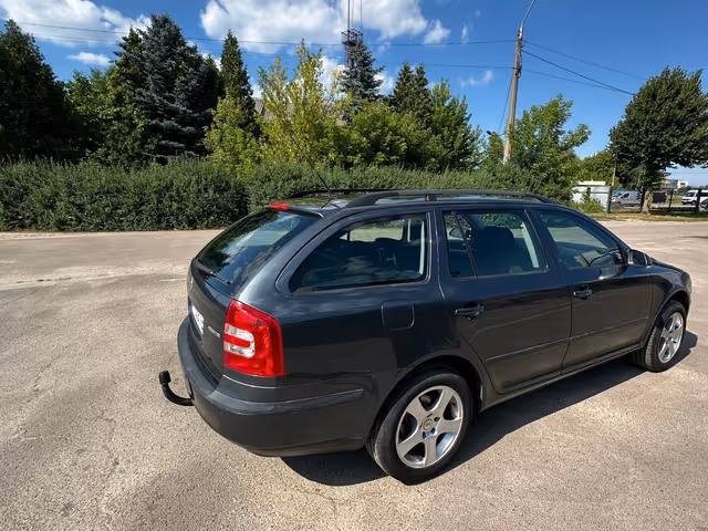 Skoda Octavia - фото 4