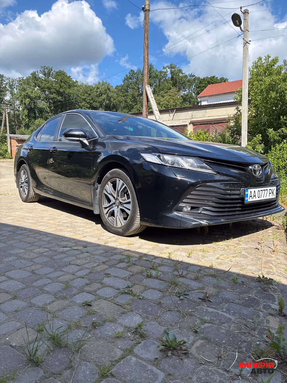 Toyota Camry - фото 1