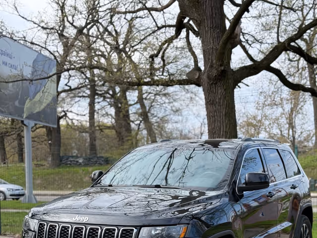 Jeep Grand Cherokee - фото 3