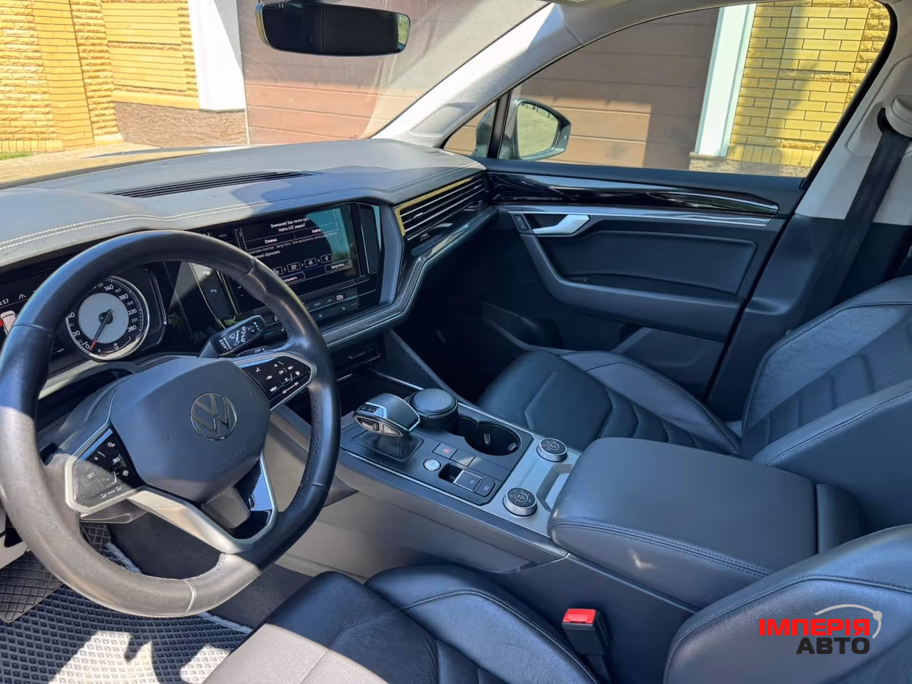 Volkswagen Touareg - фото 10