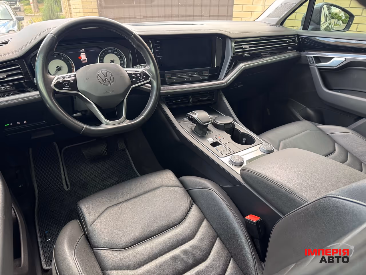 Volkswagen Touareg - фото 24