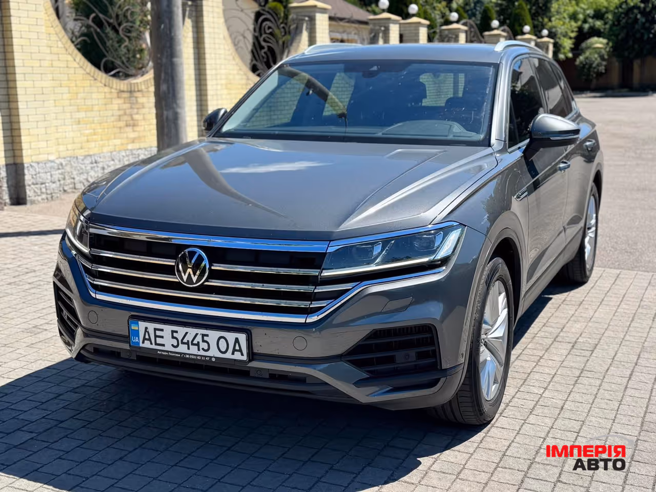 Volkswagen Touareg - фото 2