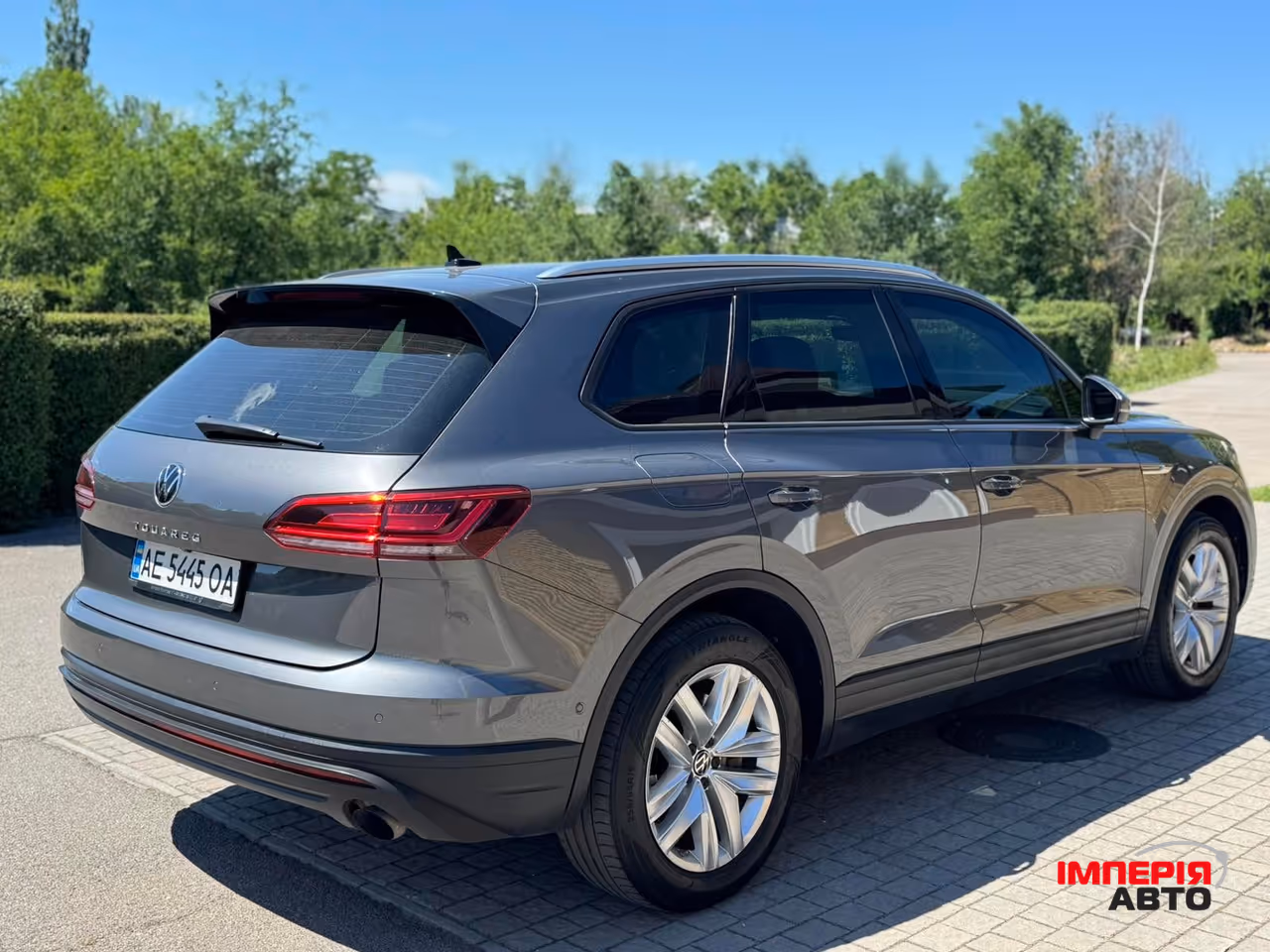 Volkswagen Touareg - фото 8