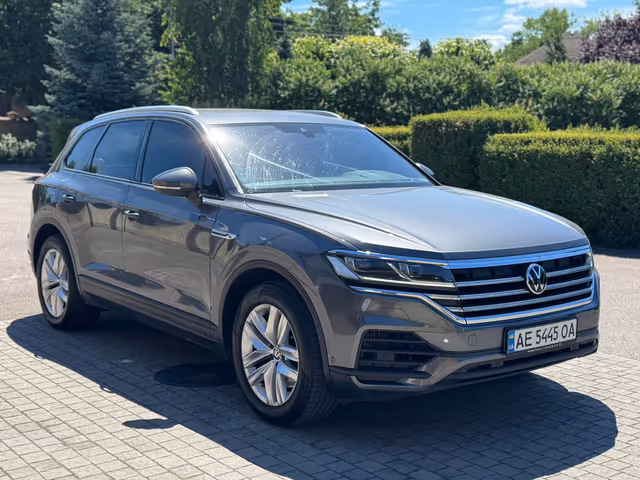 Volkswagen Touareg - фото 3