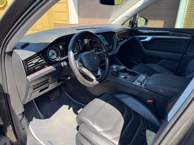 Volkswagen Touareg - фото 4