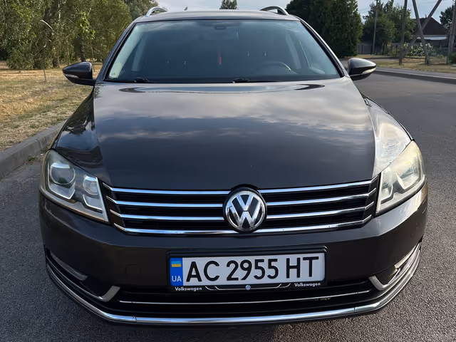 Volkswagen Passat - фото 1