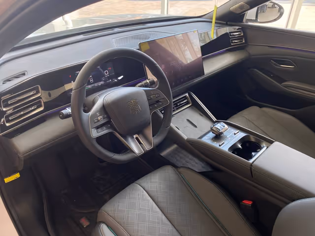BYD Qin L - зображення 4