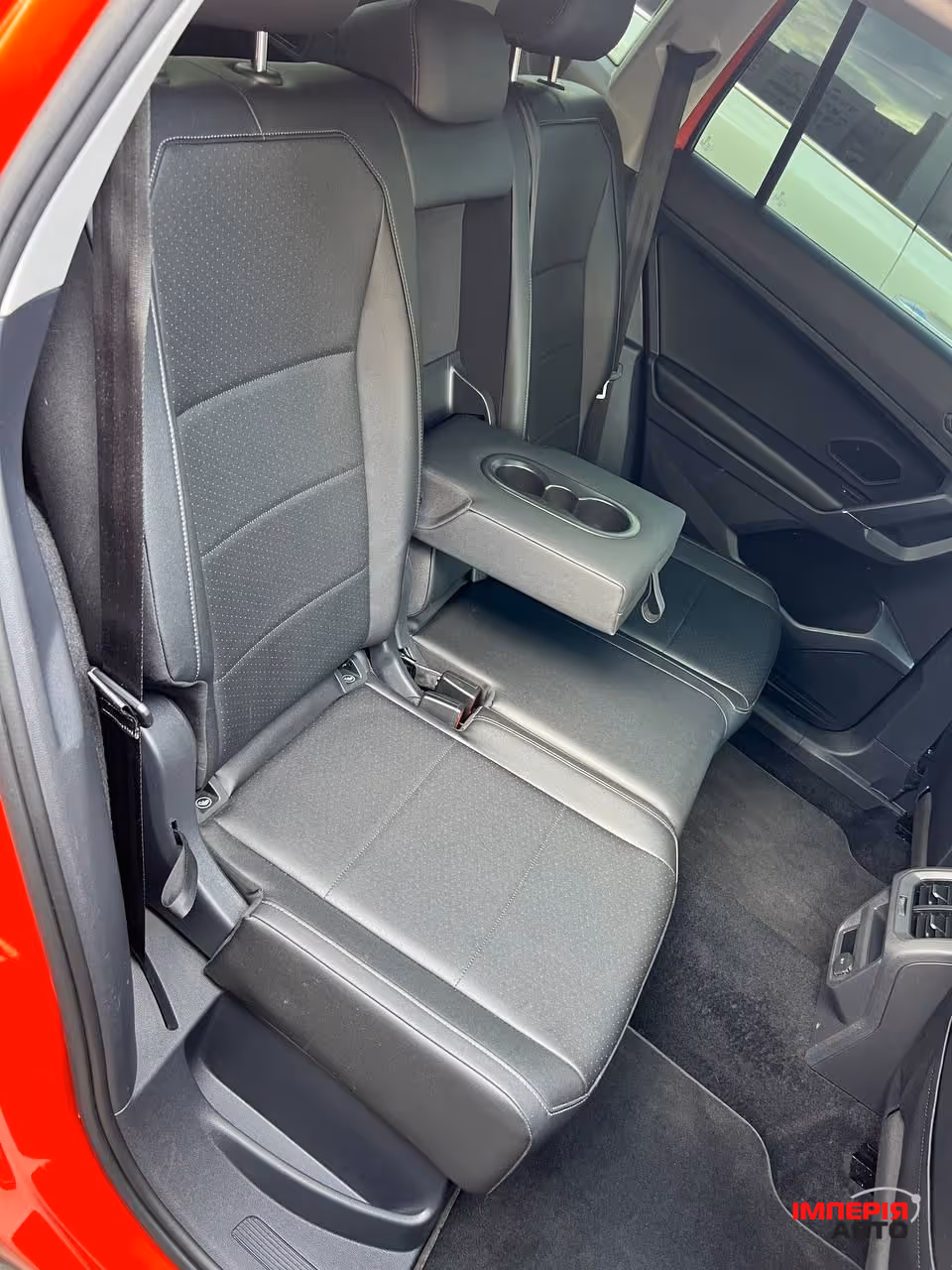 Volkswagen Tiguan - фото 8