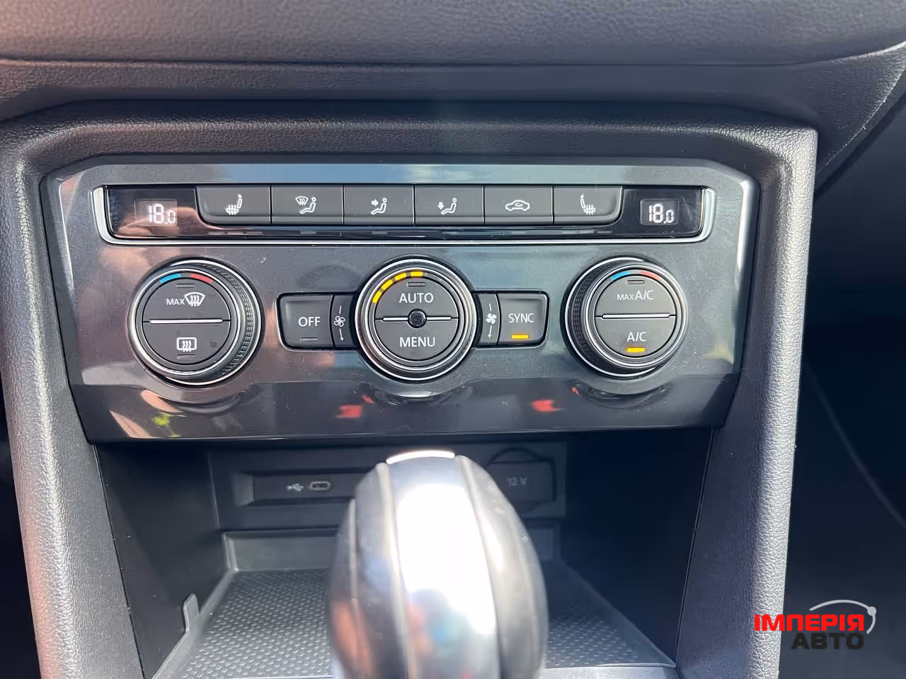 Volkswagen Tiguan - фото 24