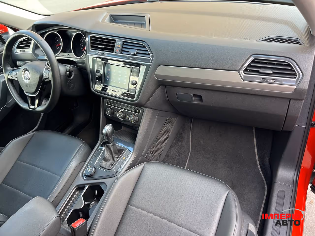 Volkswagen Tiguan - фото 7