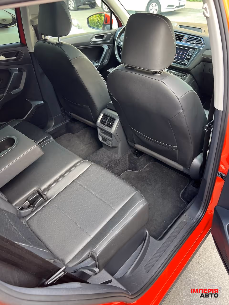 Volkswagen Tiguan - фото 9