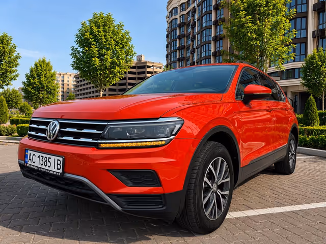 Volkswagen Tiguan - фото 2