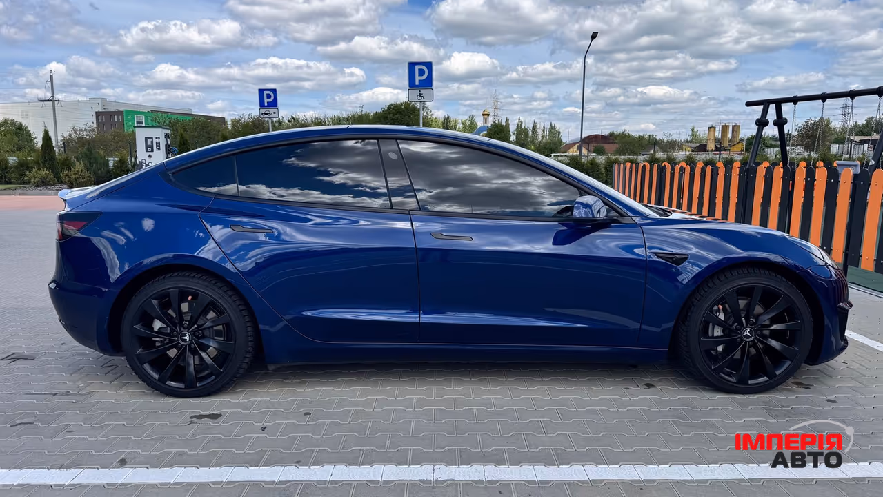 Tesla Model 3 - фото 4