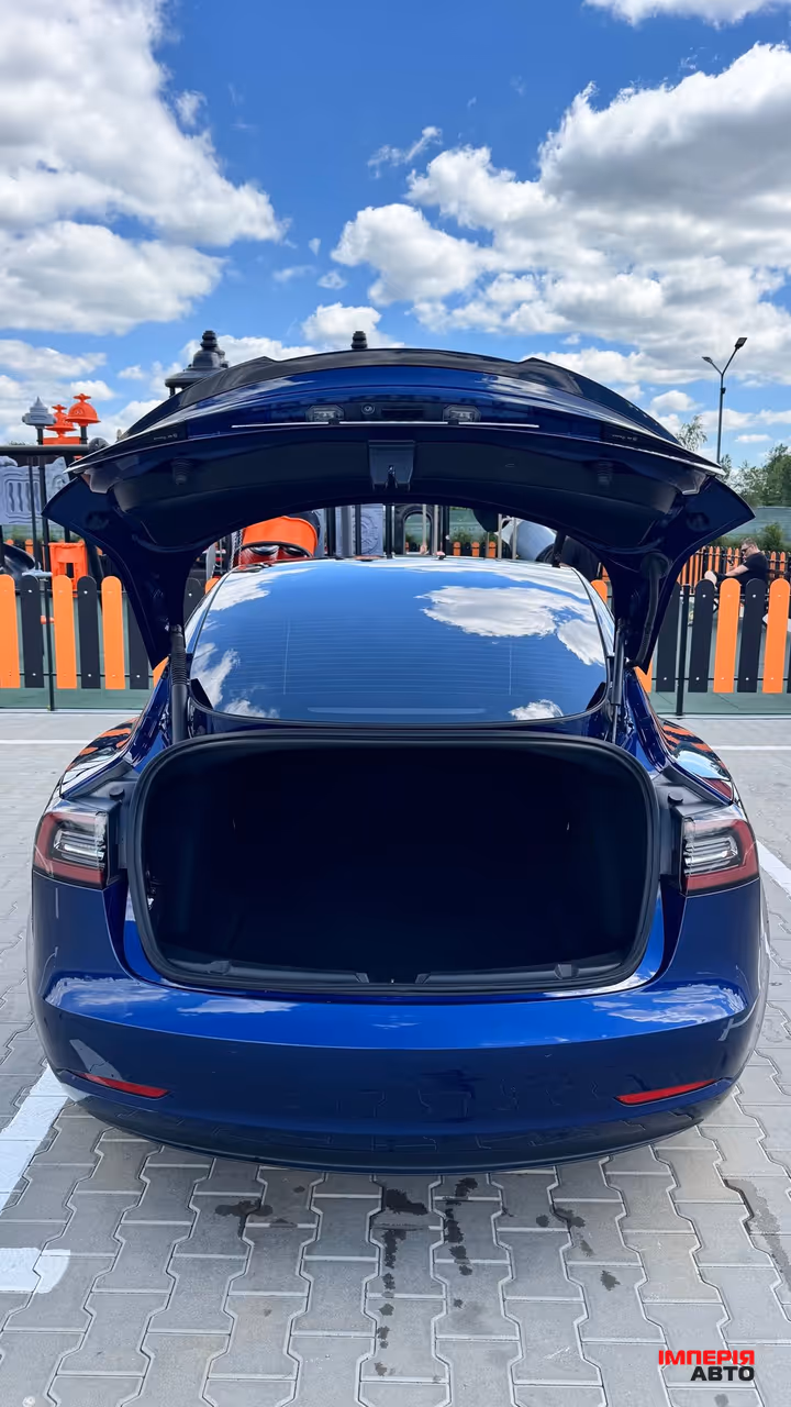 Tesla Model 3 - фото 6