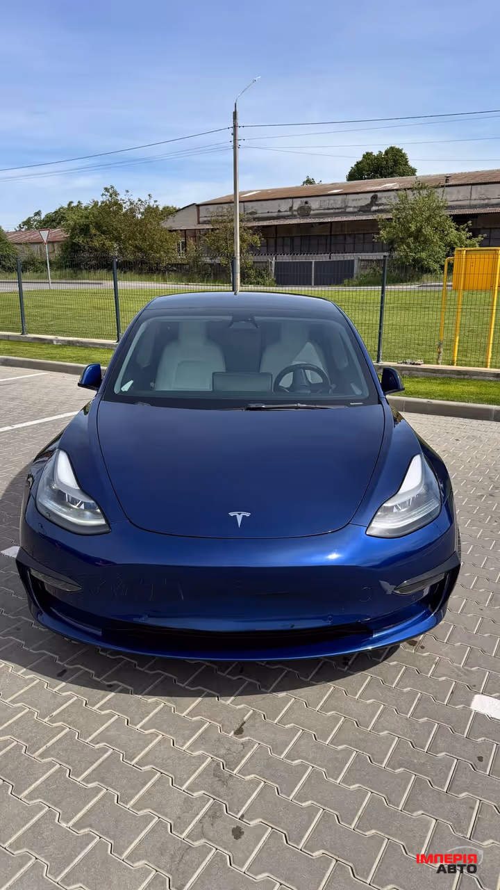 Tesla Model 3 - фото 1
