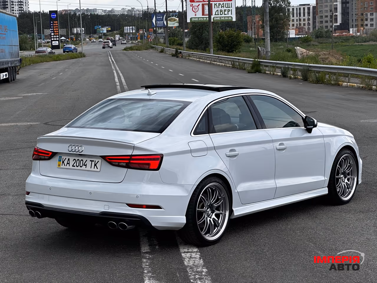 Audi S3 - фото 12