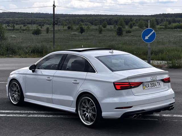 Audi S3 - фото 5