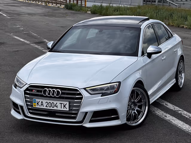 Audi S3 - фото 3