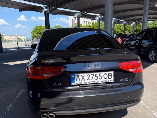 Audi A4 - фото 5