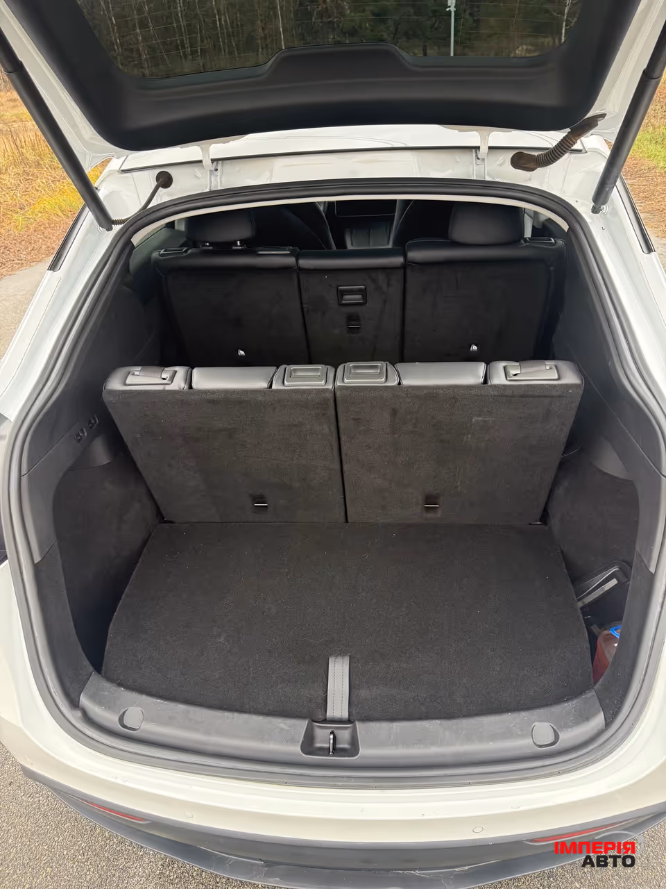 Tesla Model Y - фото 9