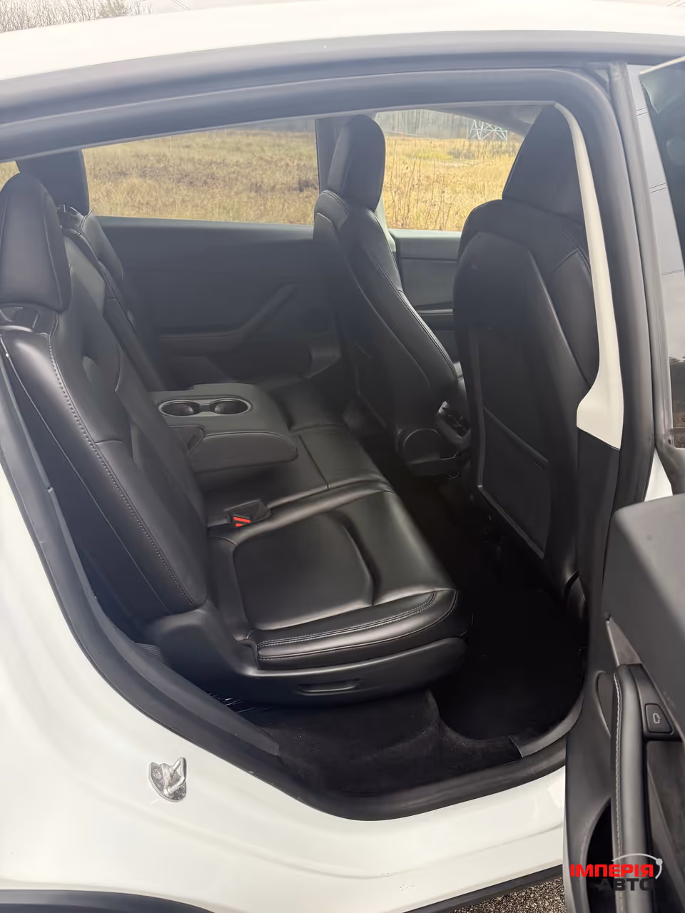 Tesla Model Y - фото 10