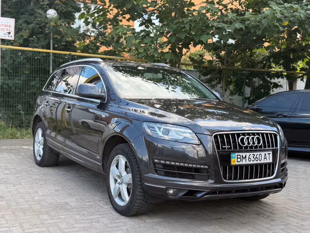 Audi Q7 - фото 1