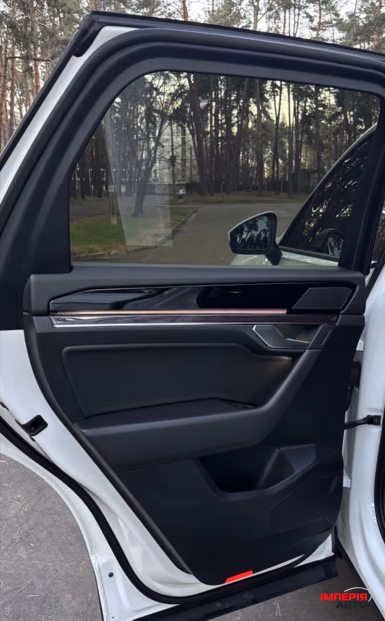 Volkswagen Touareg - фото 34