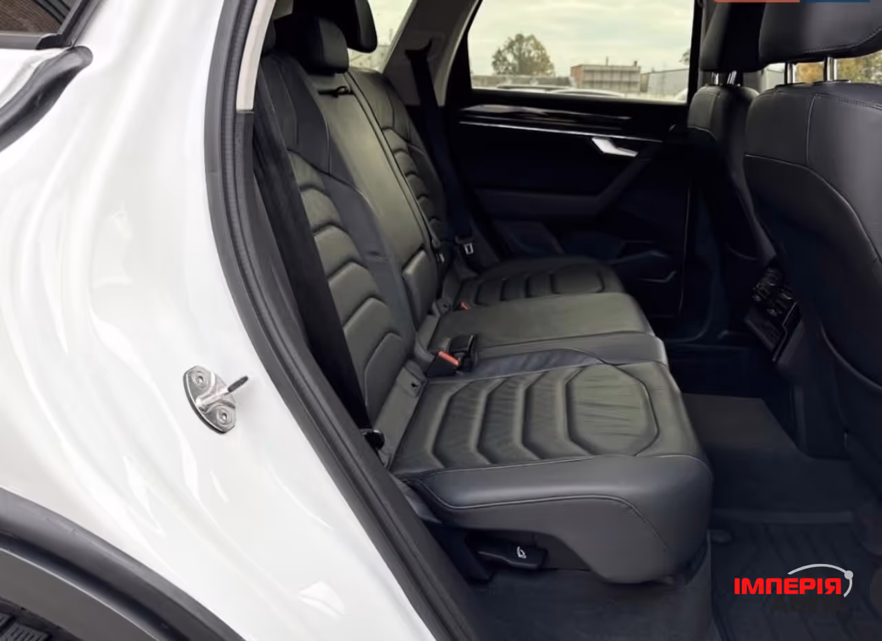Volkswagen Touareg - фото 13