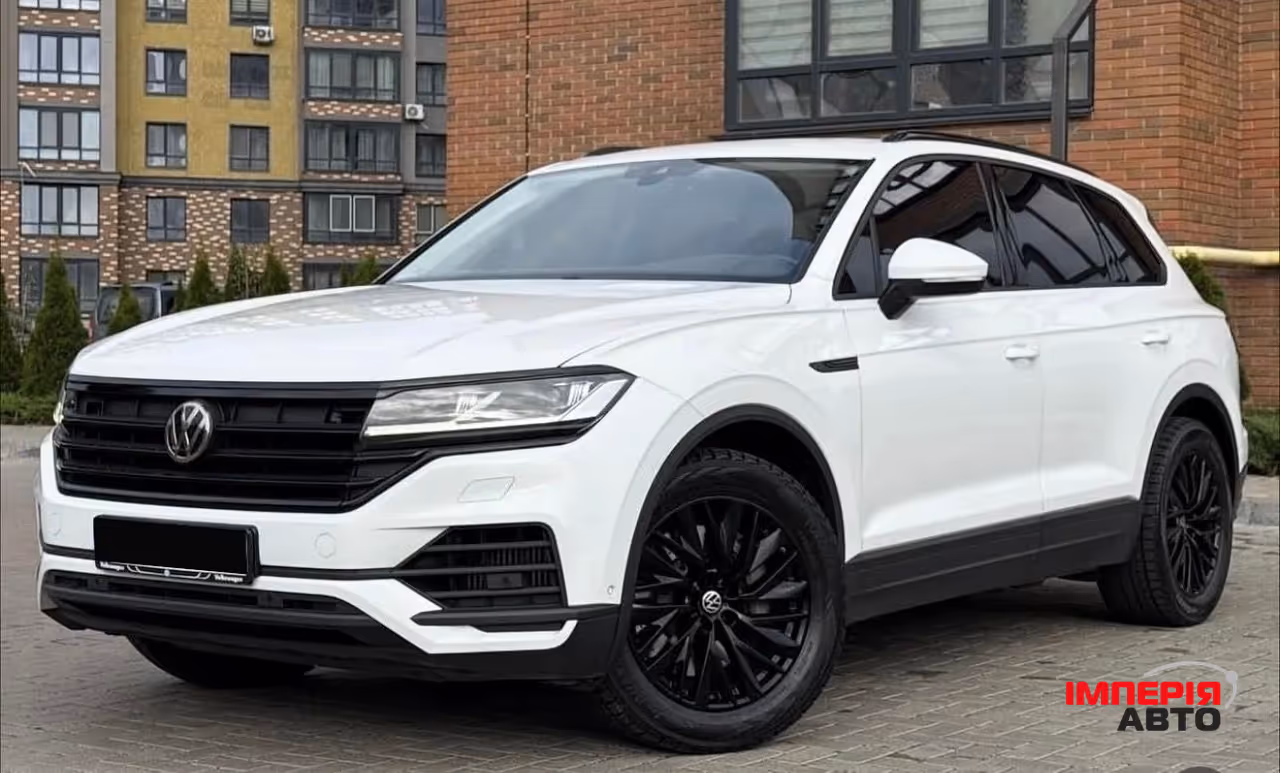 Volkswagen Touareg - фото 1