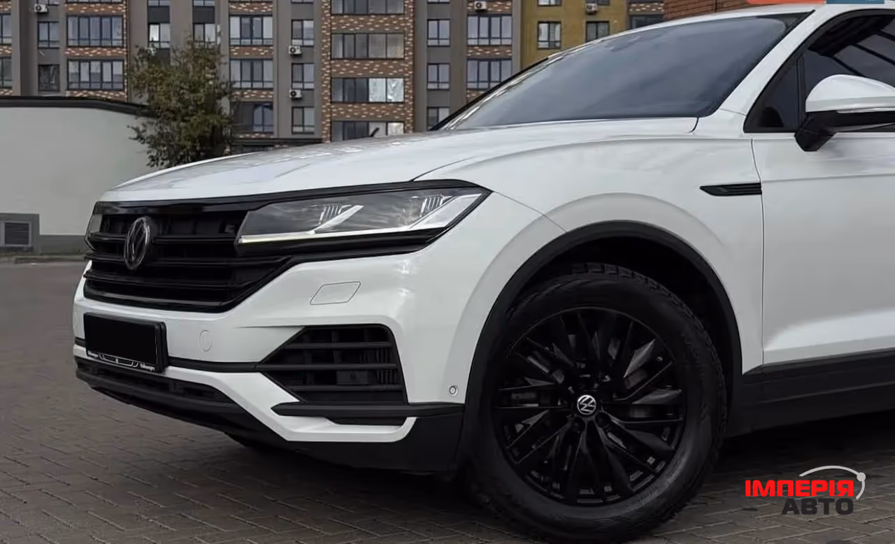 Volkswagen Touareg - фото 2