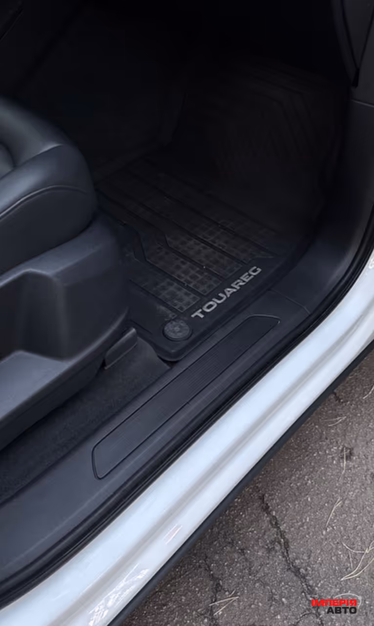 Volkswagen Touareg - фото 25