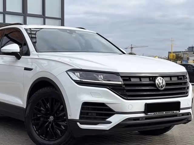 Volkswagen Touareg - фото 3