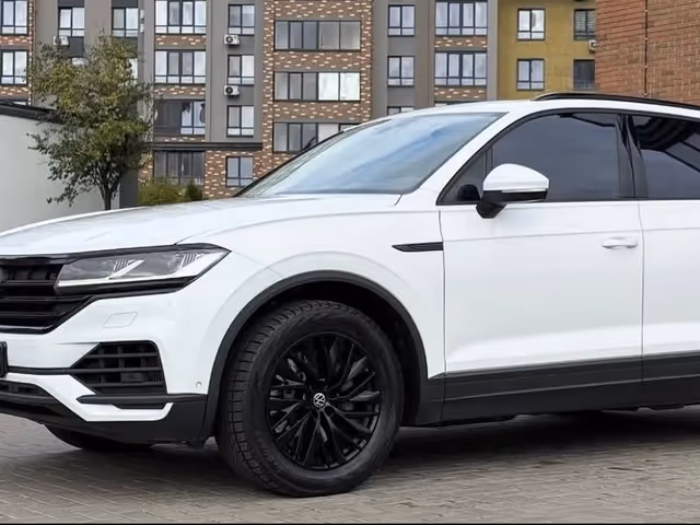 Volkswagen Touareg - фото 5