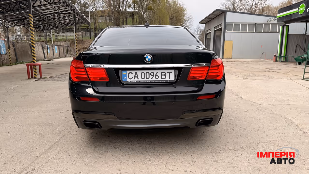 BMW 7 серії - фото 16