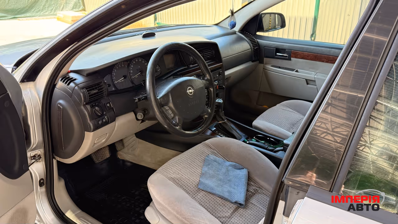 Opel Omega - фото 9