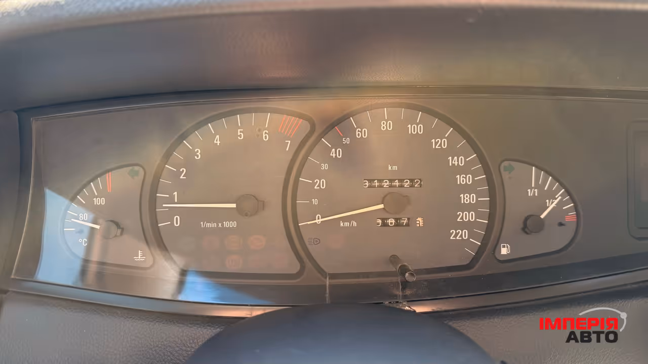 Opel Omega - фото 14