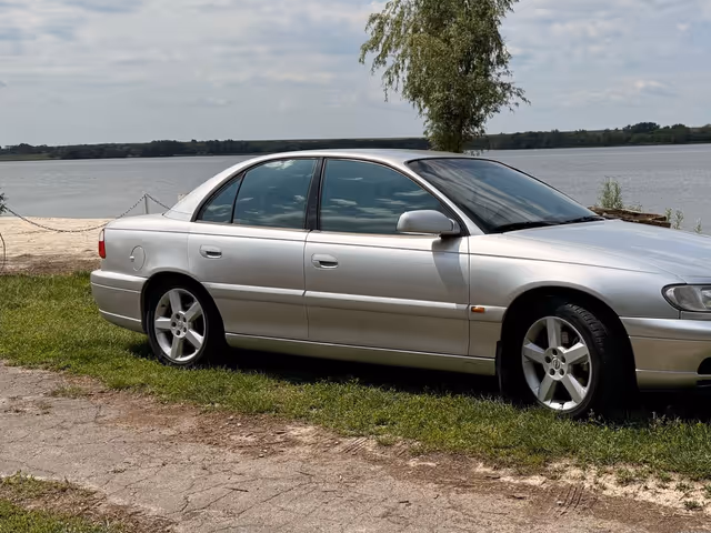 Opel Omega - фото 4