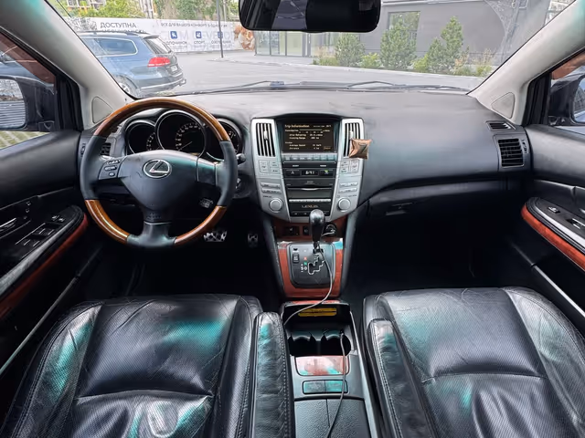 Lexus RX - фото 5