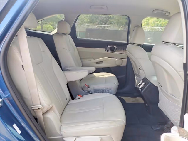 Kia Sorento - фото 5