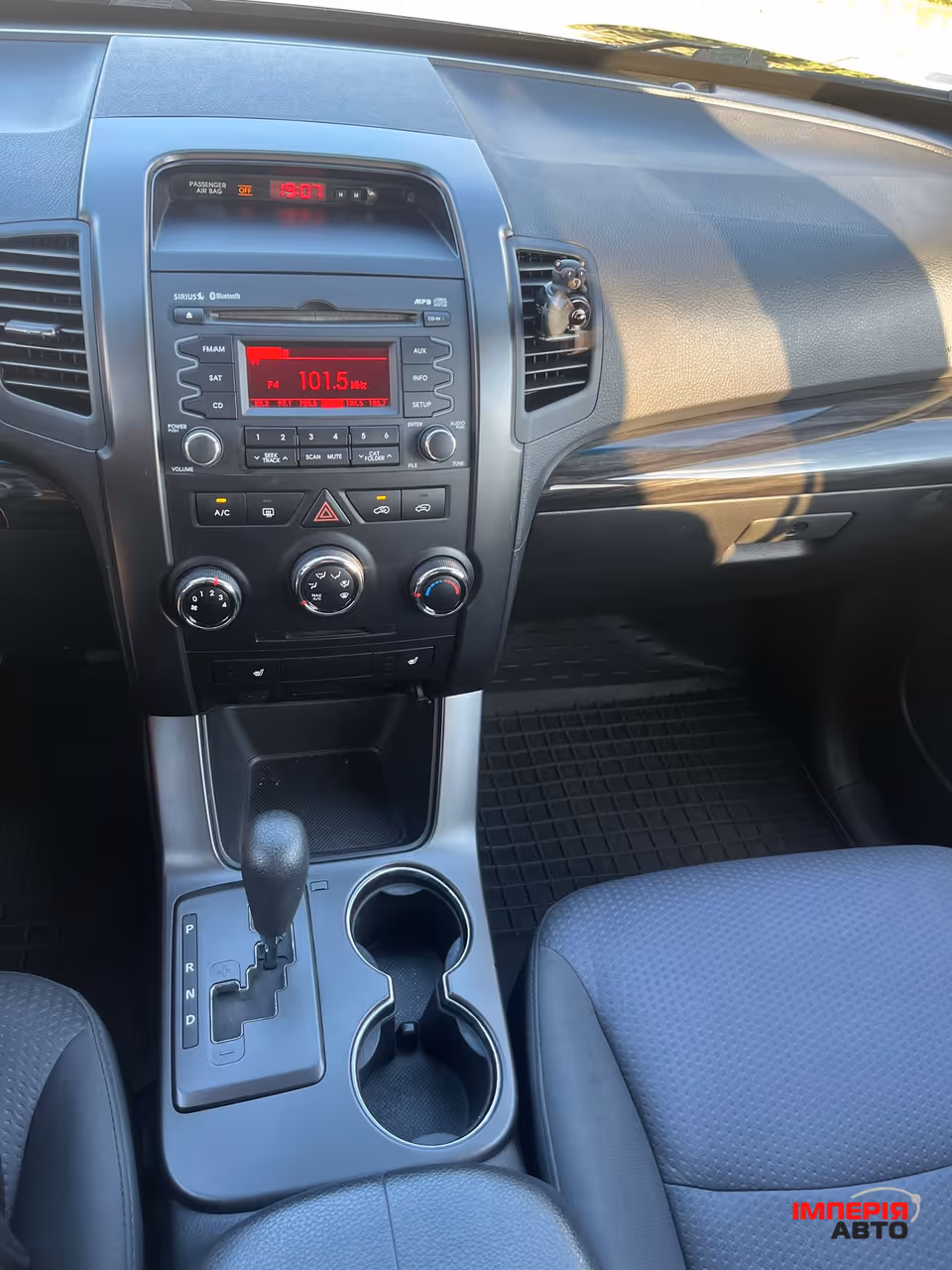Kia Sorento - фото 24