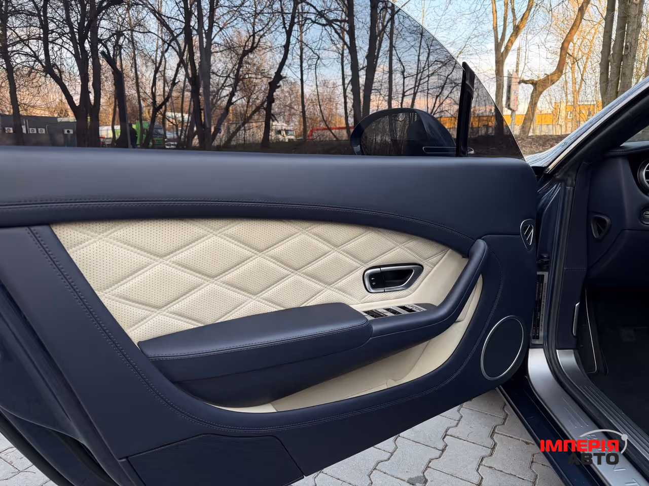 Bentley Continental GT - фото 16