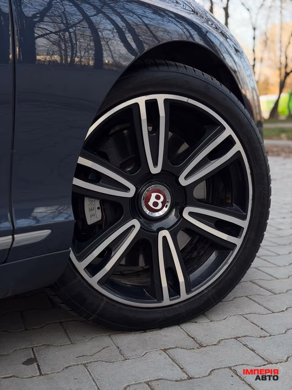 Bentley Continental GT - фото 11