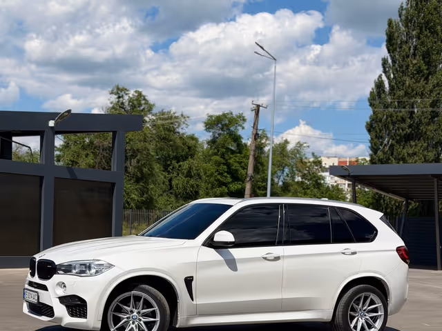 BMW X5 - фото 3