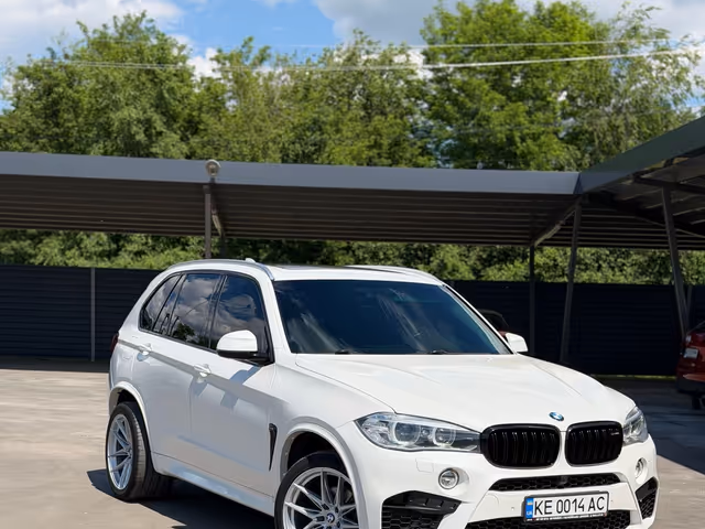 BMW X5 - фото 2