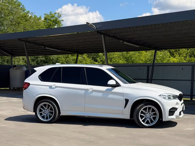 BMW X5 - фото 4