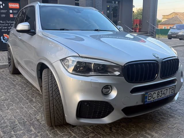 BMW X5 - фото 2