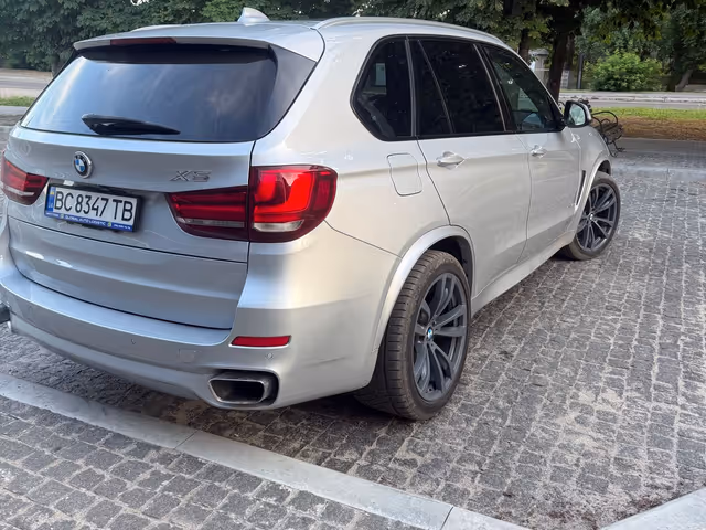 BMW X5 - фото 5