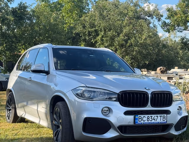 BMW X5 - фото 1
